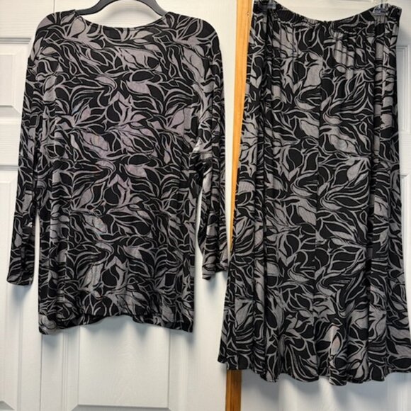 Chico's Travelers Top & Midi Skirt Set - Sz 3 (XL) - Picture 2 of 4